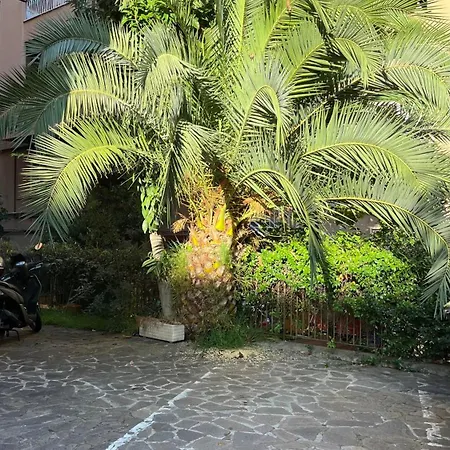 CasaCoco 4 fermate da Colosseo con posto auto privato-2